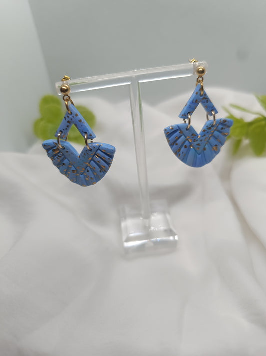 Pendientes azules flecos