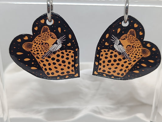 Acrílico corazón leopardo