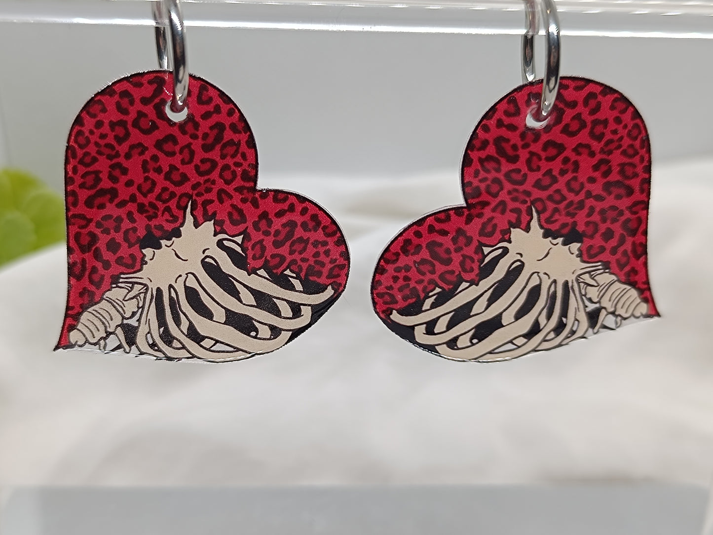 Modelo corazón leopardo huesos