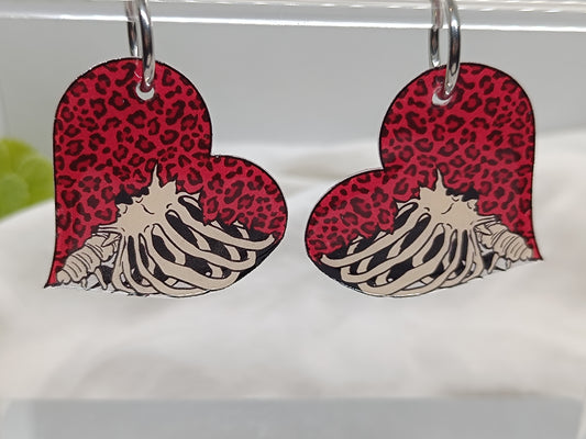 Modelo corazón leopardo huesos