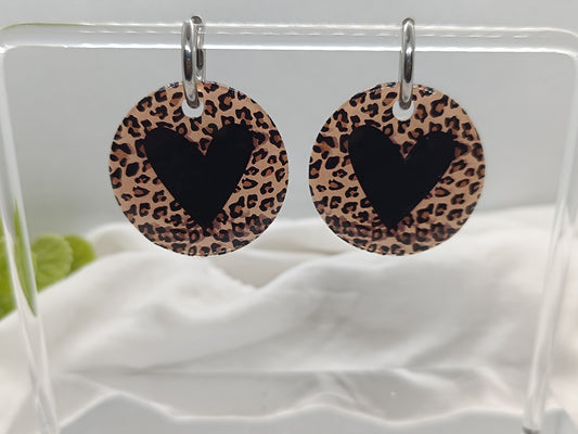 Acrílico corazón leopardo