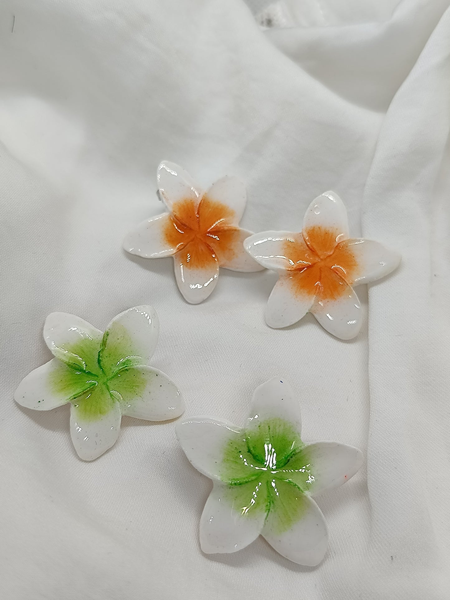 Pendientes Plumeria medianos